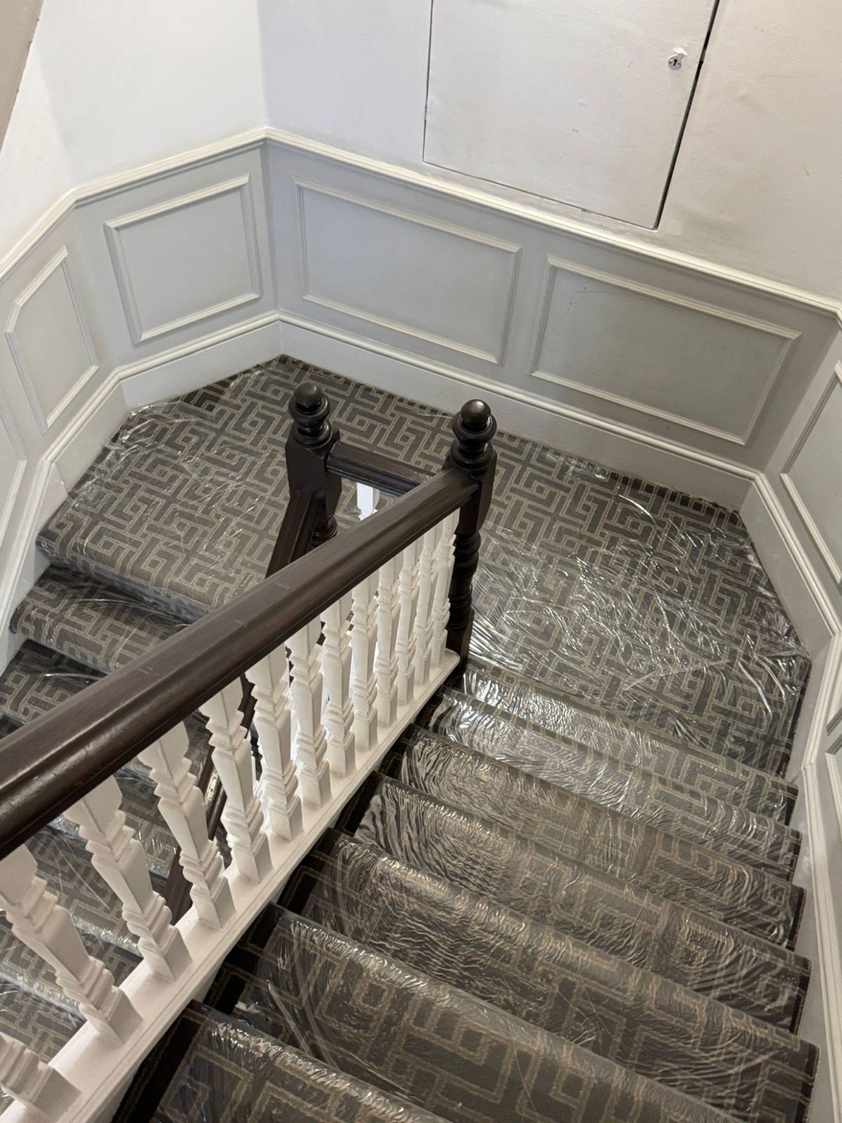 Communal staircase protected during the works
